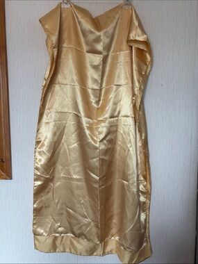 NWOT Satin Gold Shawl